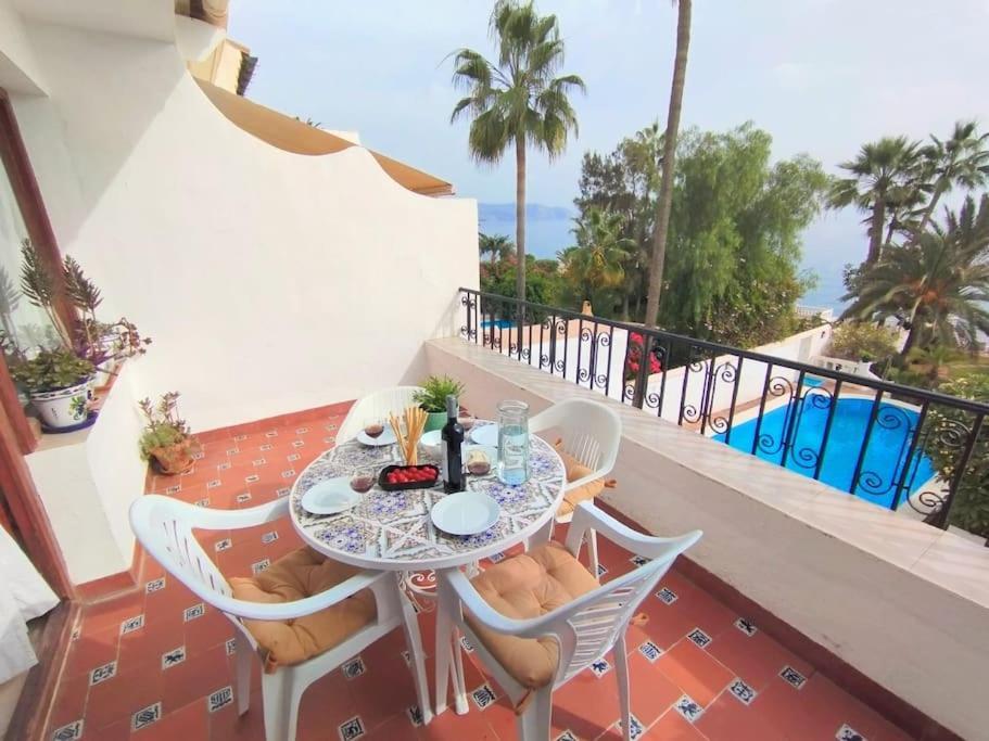 Beautiful 2 Bedroom In Calle Carabeo, เนร์คา ภายนอก รูปภาพ